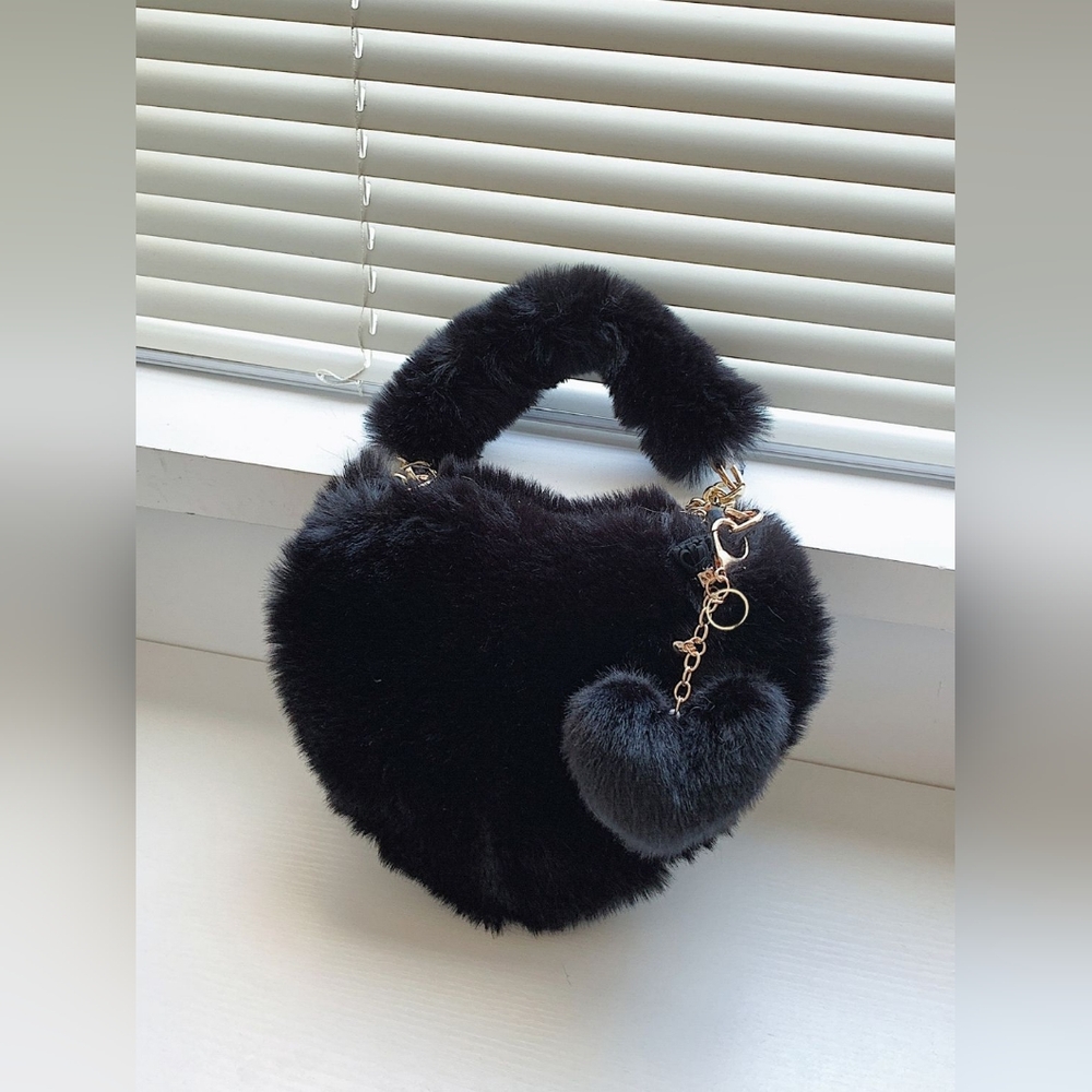 Elegant Black Faux Fur Heart-Shaped Handbag
